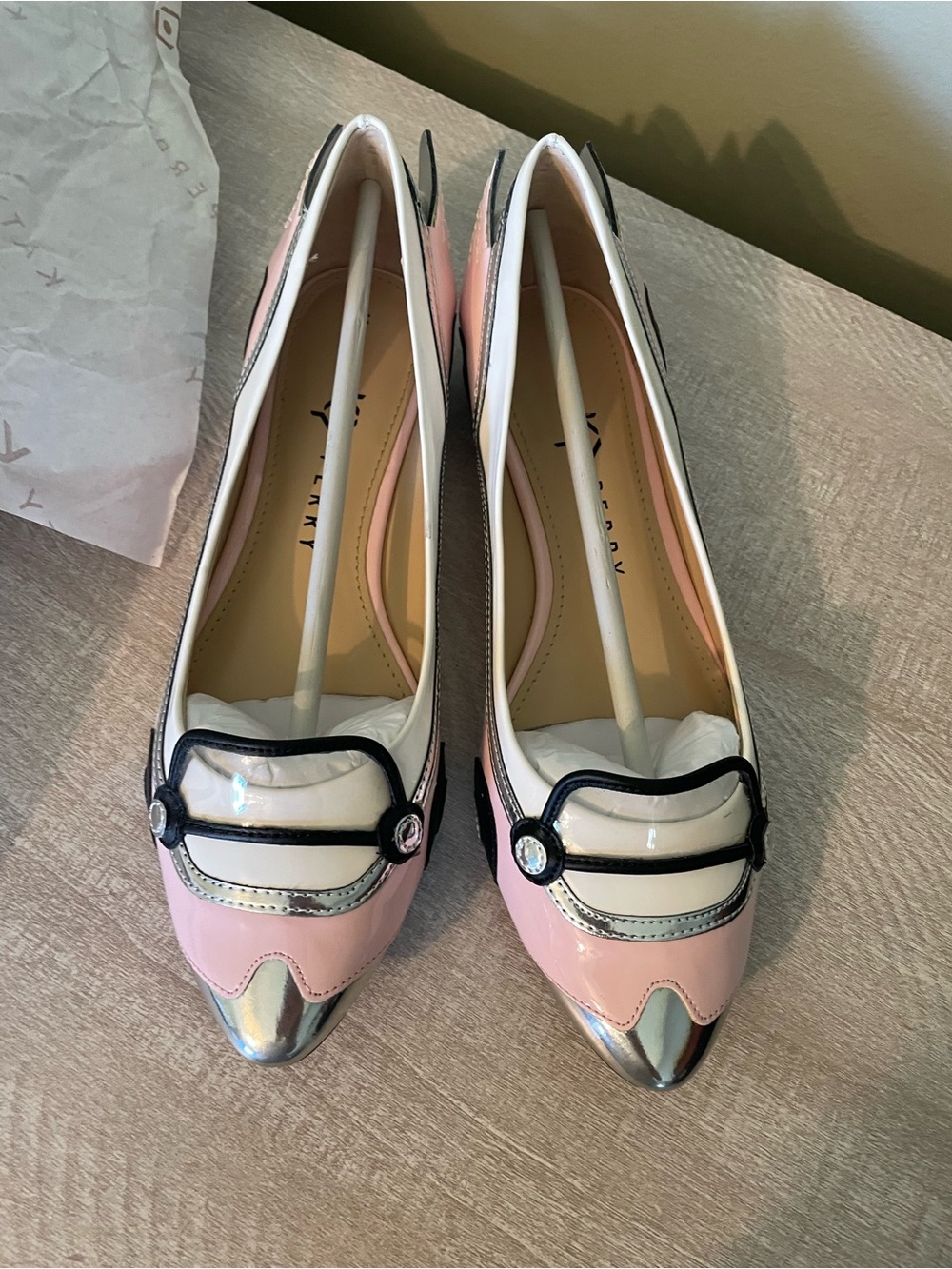 Katy Perry New Thelma car-themed Pointed-Toe pink White metallic shoes flats 6